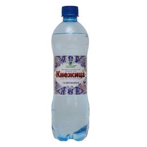 Вода питьевая газированная Кнежица 0,6л
