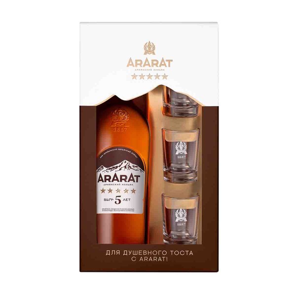 Коньяк Арарат 5лет 40% 0,7л +3 стопки