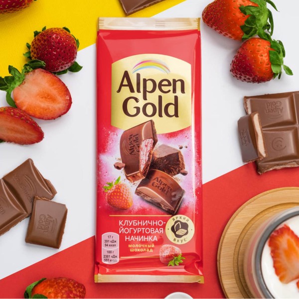 Шоколад Alpen Gold молочный с клубнично-йогуртовой начинкой 80г
