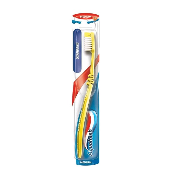 Зубная щетка Aquafresh Cтандарт средняя жесткость