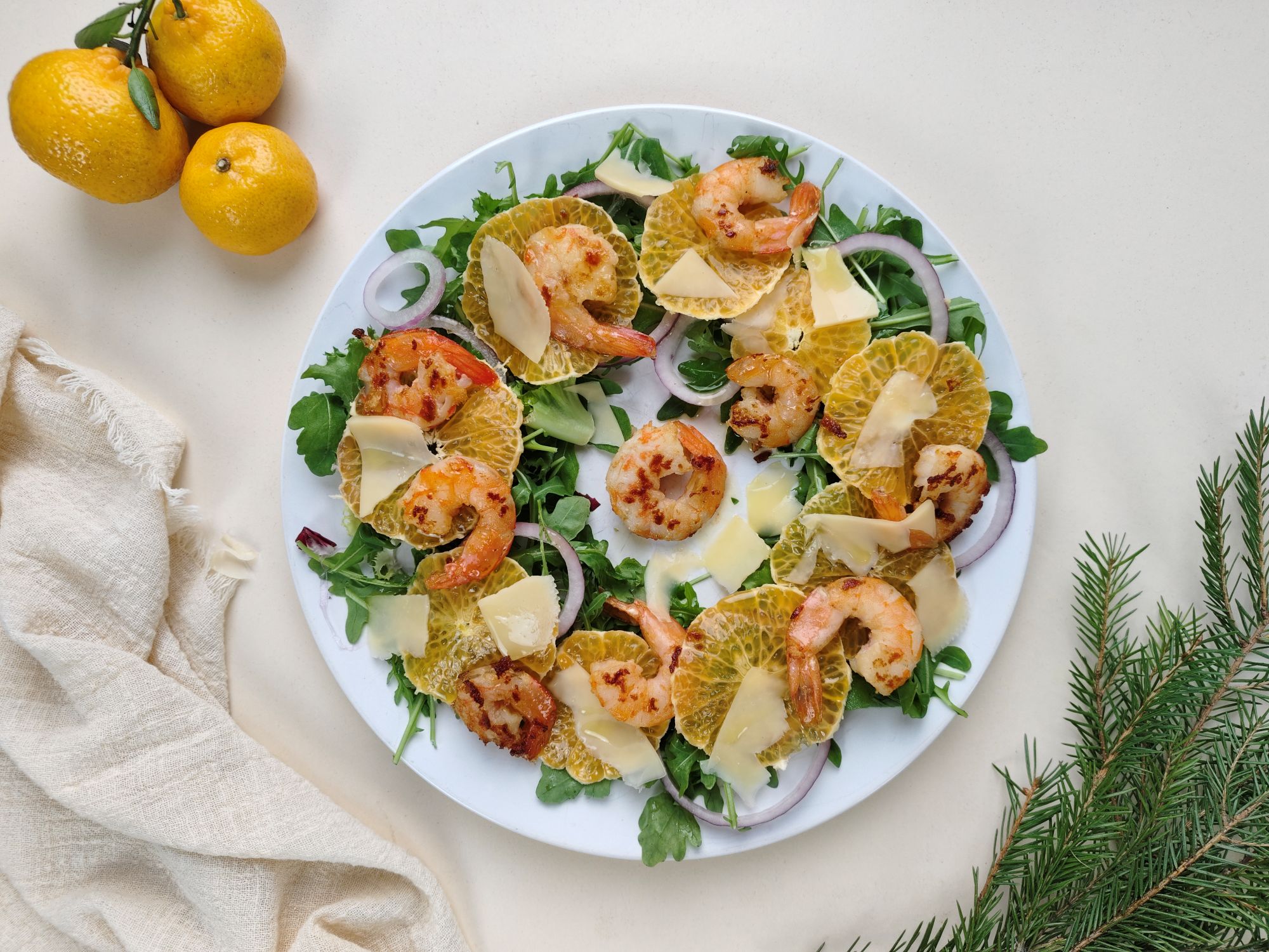 Салат с мандаринами и креветками