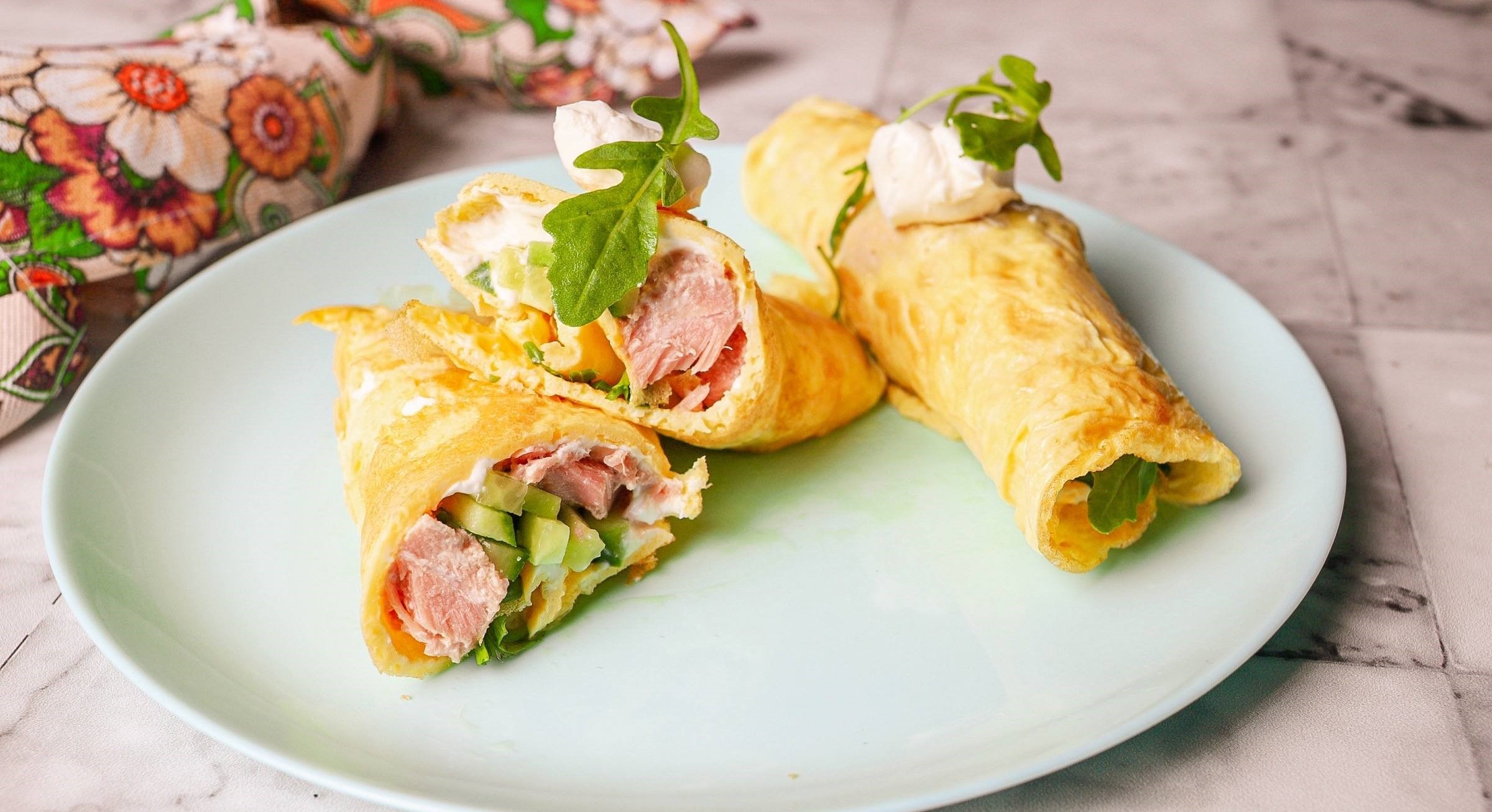 Яичный блин с тунцом